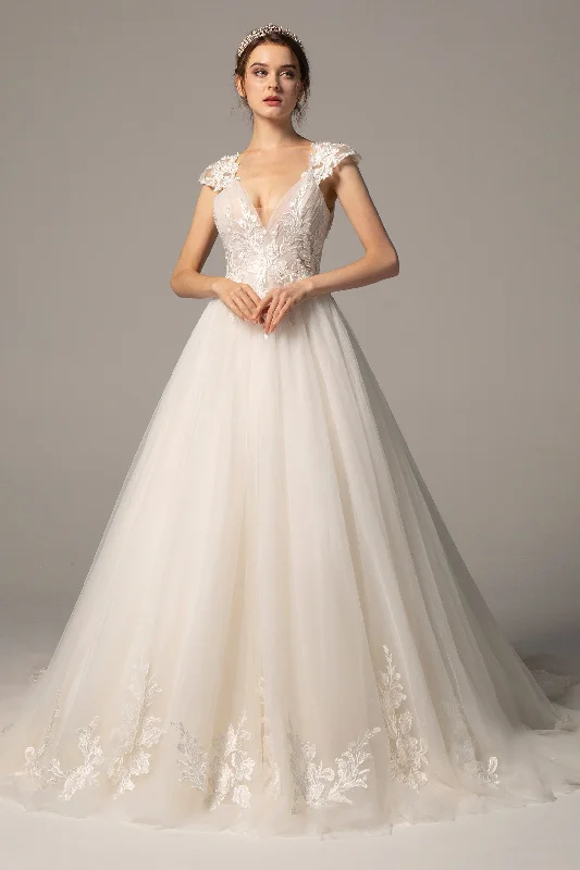 Sheath wedding dressesA-Line Court Train Tulle Wedding Dress CW2358 Strapless Wedding Gown