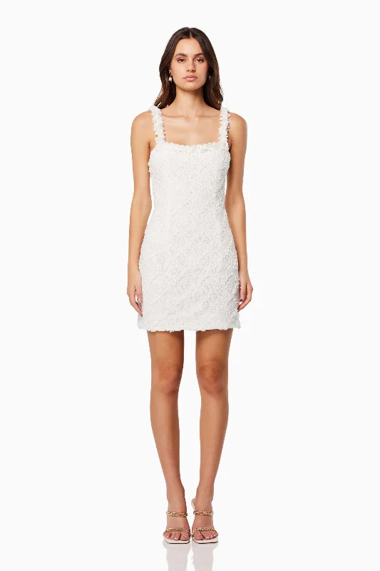 Casual chic unclassified dressesElliatt Quiana Dress - Ivory Casual chic unclassified dresses